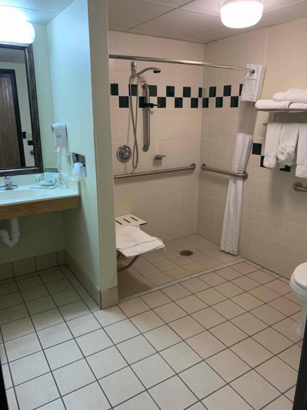 Room image 5