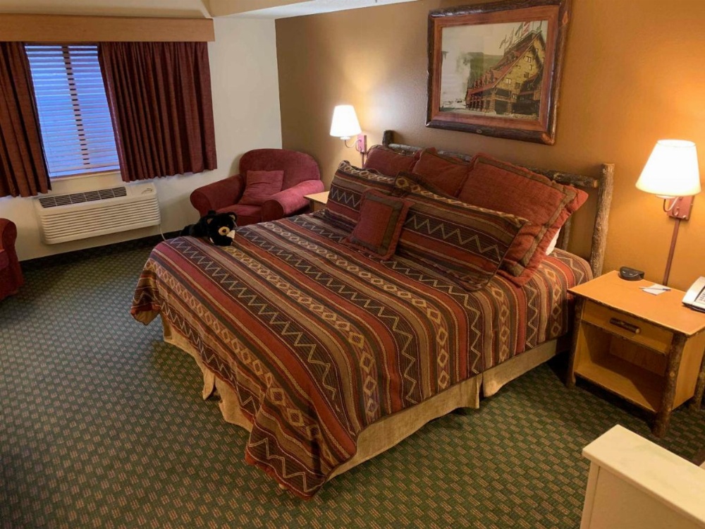 Room image 4